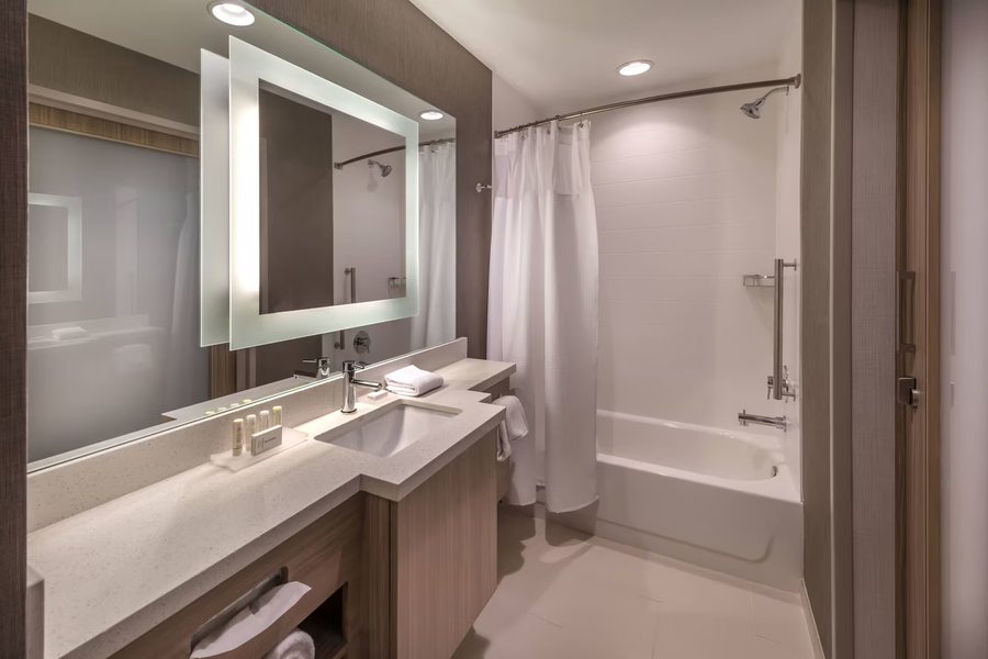Residence Inn by Marriott Reno South — Bathroom