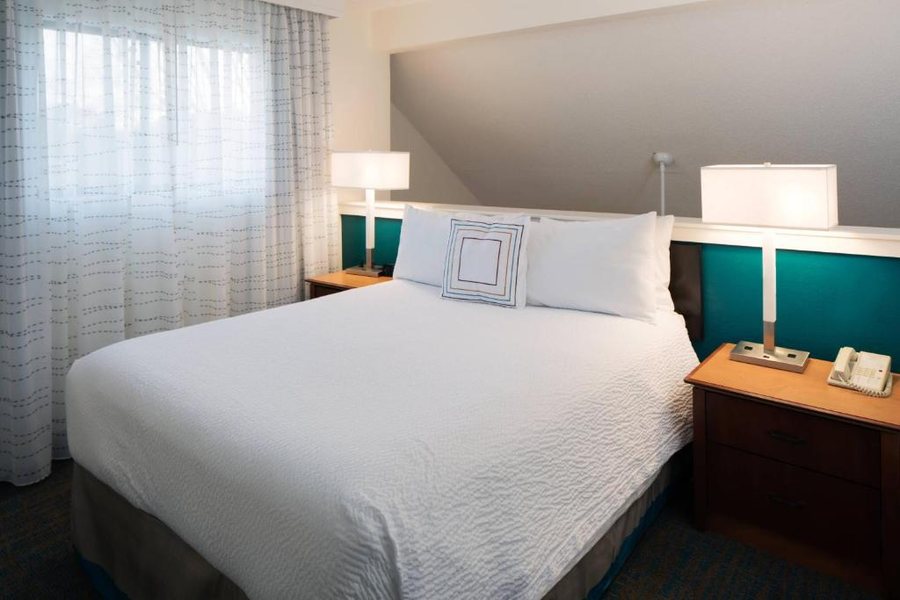 Residence Inn by Marriott Richmond Downtown — Guest room