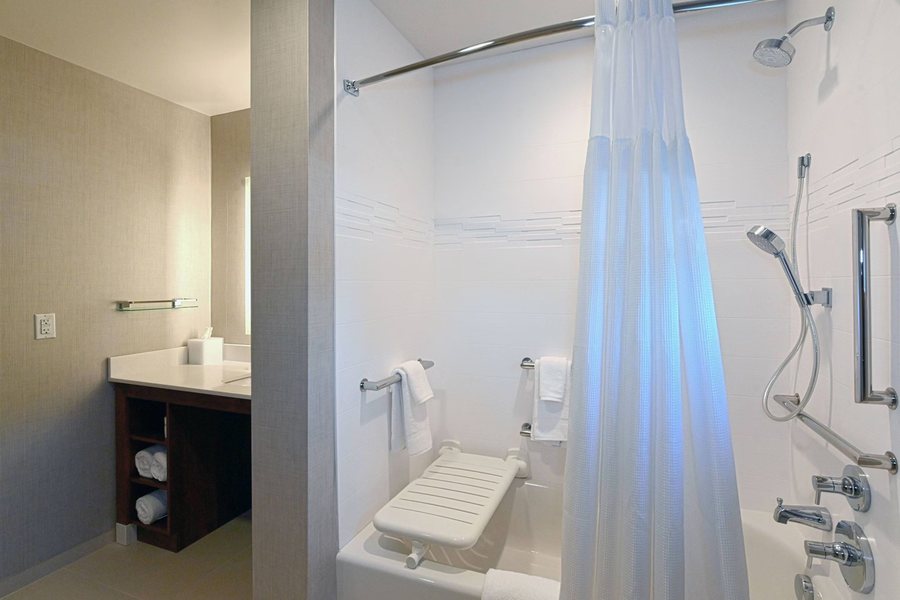 Residence Inn by Marriott Richmond West End — Bathroom