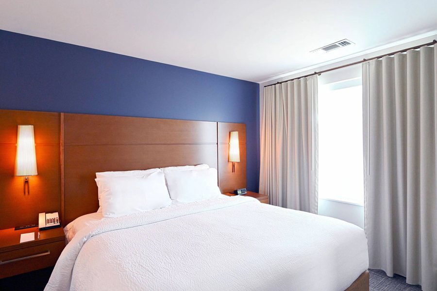 Residence Inn by Marriott Richmond West Midlothian — Guest room