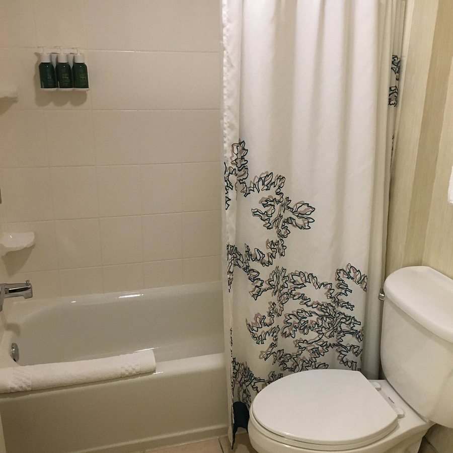 Residence Inn by Marriott Rochester Henrietta — Bathroom