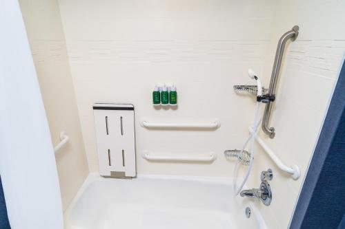 Residence Inn by Marriott Rocklin Roseville — Bathroom