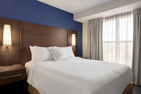 Residence Inn by Marriott Roseville — Guest room