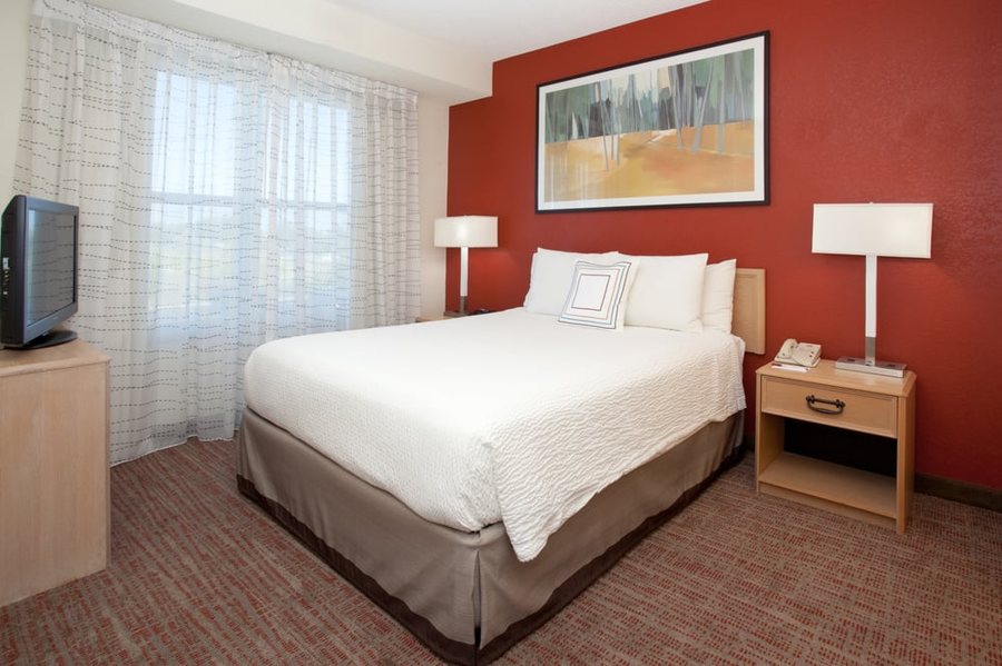 Residence Inn by Marriott Salt Lake City Airport — Guest room