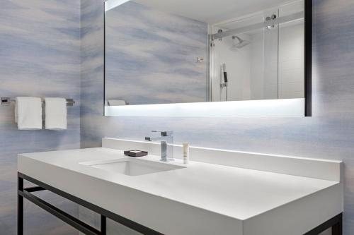 Residence Inn by Marriott San Antonio Airport Alamo Heights — Bathroom