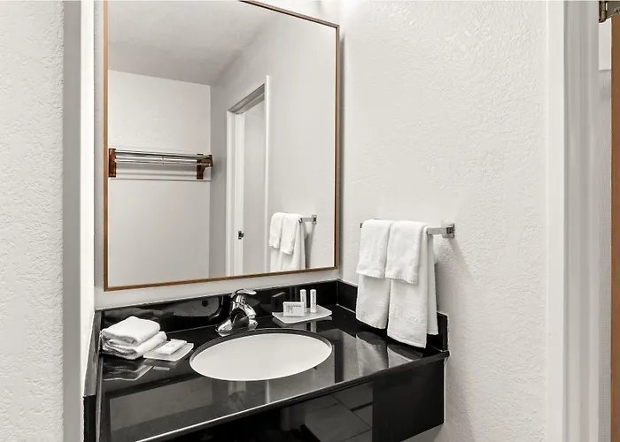 Residence Inn by Marriott San Antonio Downtown Market Square — Bathroom