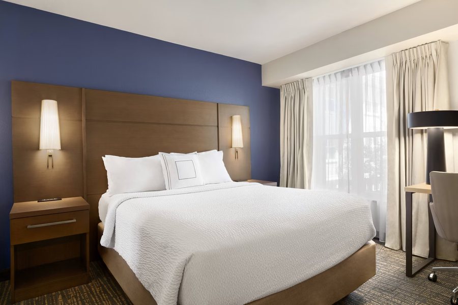 Residence Inn by Marriott San Jose South Morgan Hill — Guest room