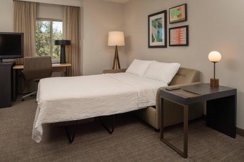 Residence Inn By Marriott Seattle East Redmond — Guest room