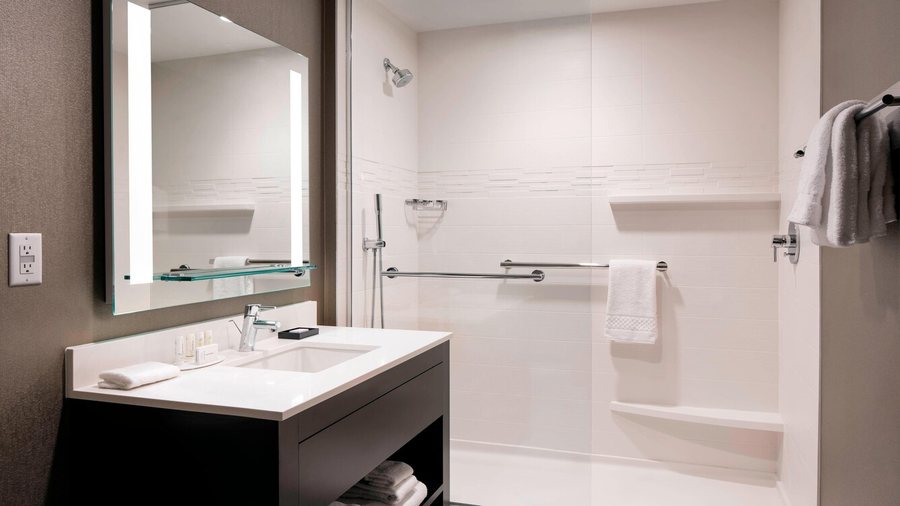 Residence Inn by Marriott Seattle South Renton — Bathroom