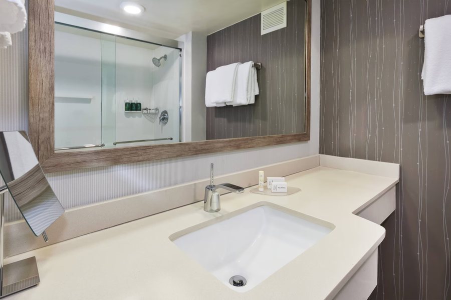 Residence Inn by Marriott Secaucus Meadowlands — Bathroom