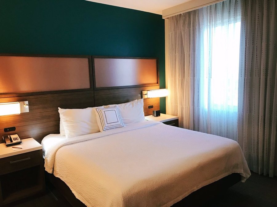 Residence Inn by Marriott Secaucus Meadowlands — Guest room
