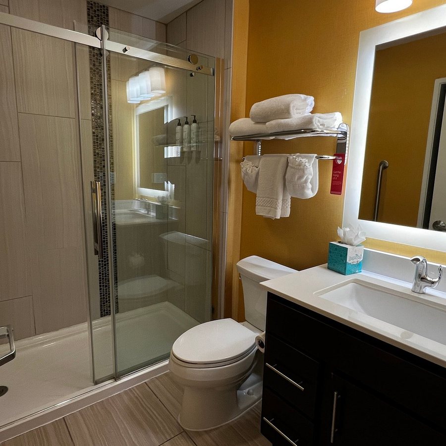 Residence Inn by Marriott Sioux Falls — Bathroom