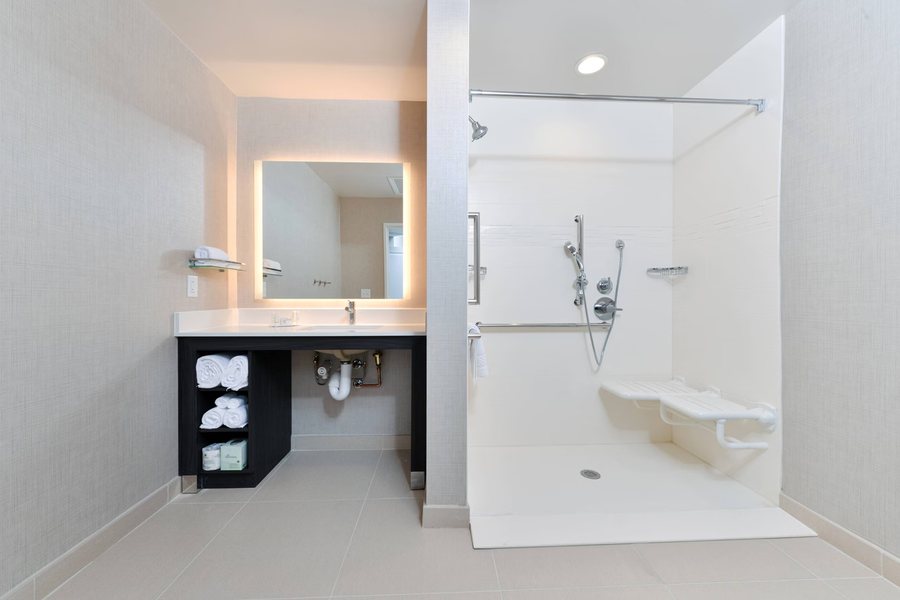 Residence Inn by Marriott St Louis Chesterfield — Bathroom