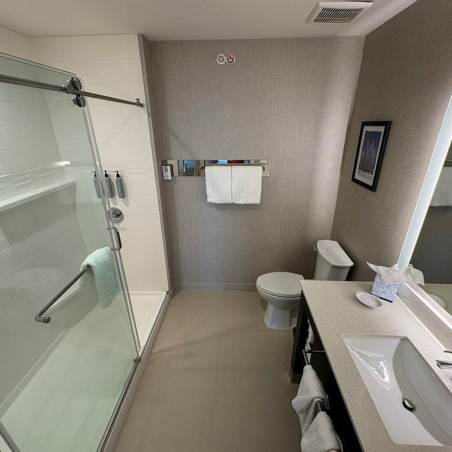 Residence Inn By Marriott Steamboat Springs — Bathroom