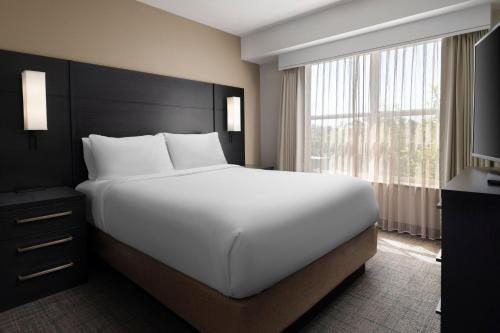 Residence Inn by Marriott Stockton — Guest room