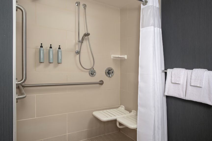 Residence Inn by Marriott Syracuse Carrier Circle — Bathroom