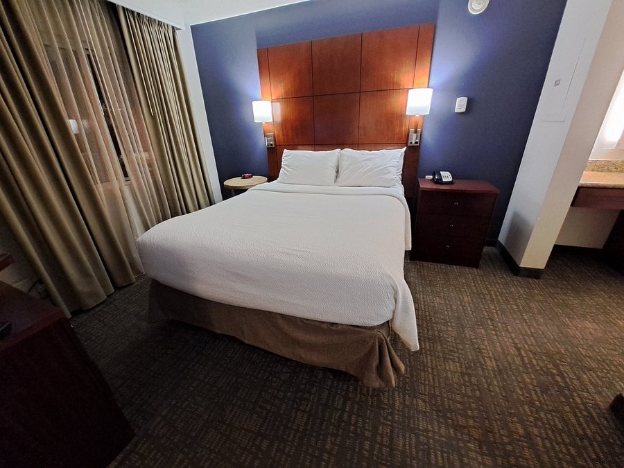 Residence Inn by Marriott Syracuse Carrier Circle — Guest room
