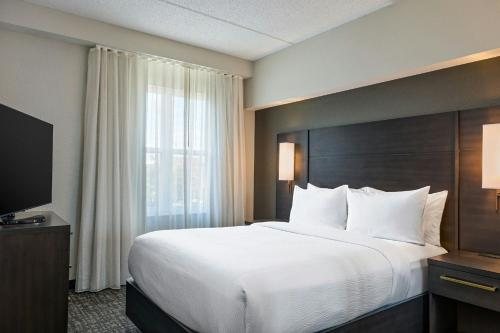 Residence Inn By Marriott Tallahassee Universities At The Capitol — Guest room