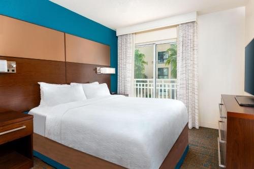 Residence Inn by Marriott Tampa Downtown — Guest room