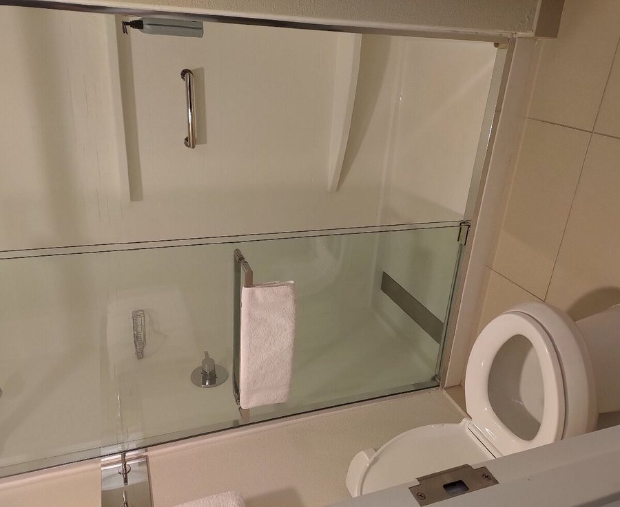 Residence Inn by Marriott Tampa Sabal Park Brandon — Bathroom