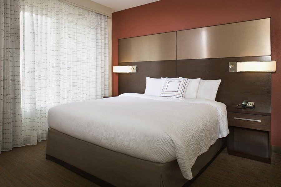 Residence Inn by Marriott Tustin Orange County — Guest room