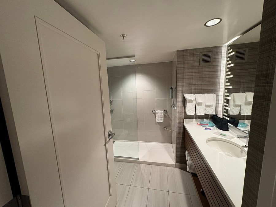 Residence Inn by Marriott Washington Downtown Convention Center — Bathroom