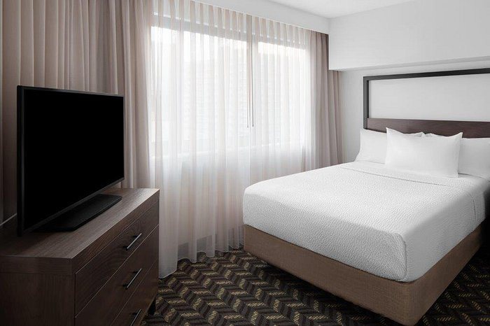 Residence Inn by Marriott White Plains Westchester County — Guest room