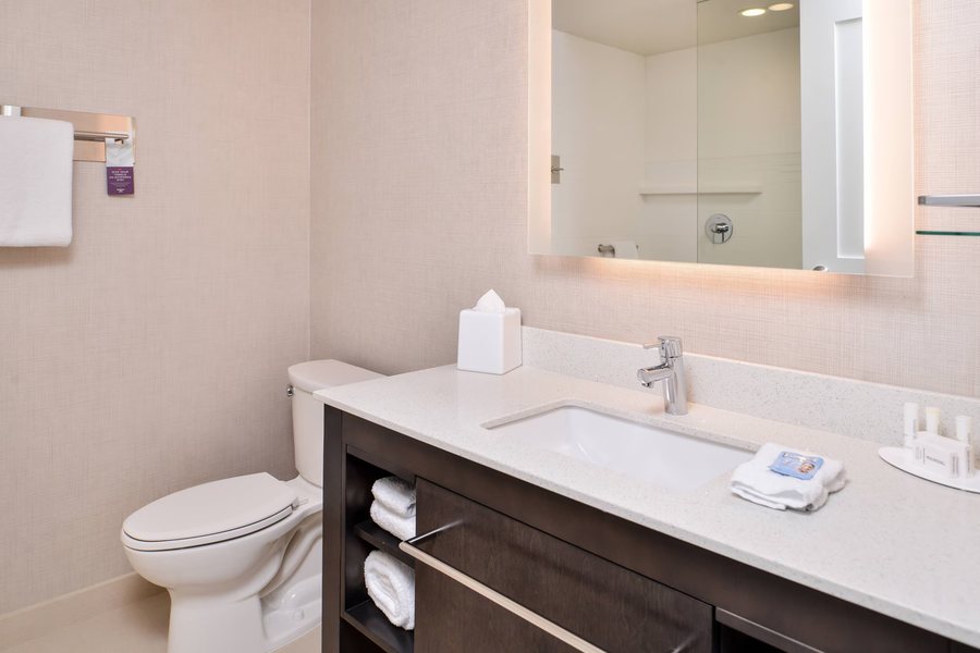 Residence Inn Charlotte Northlake — Bathroom