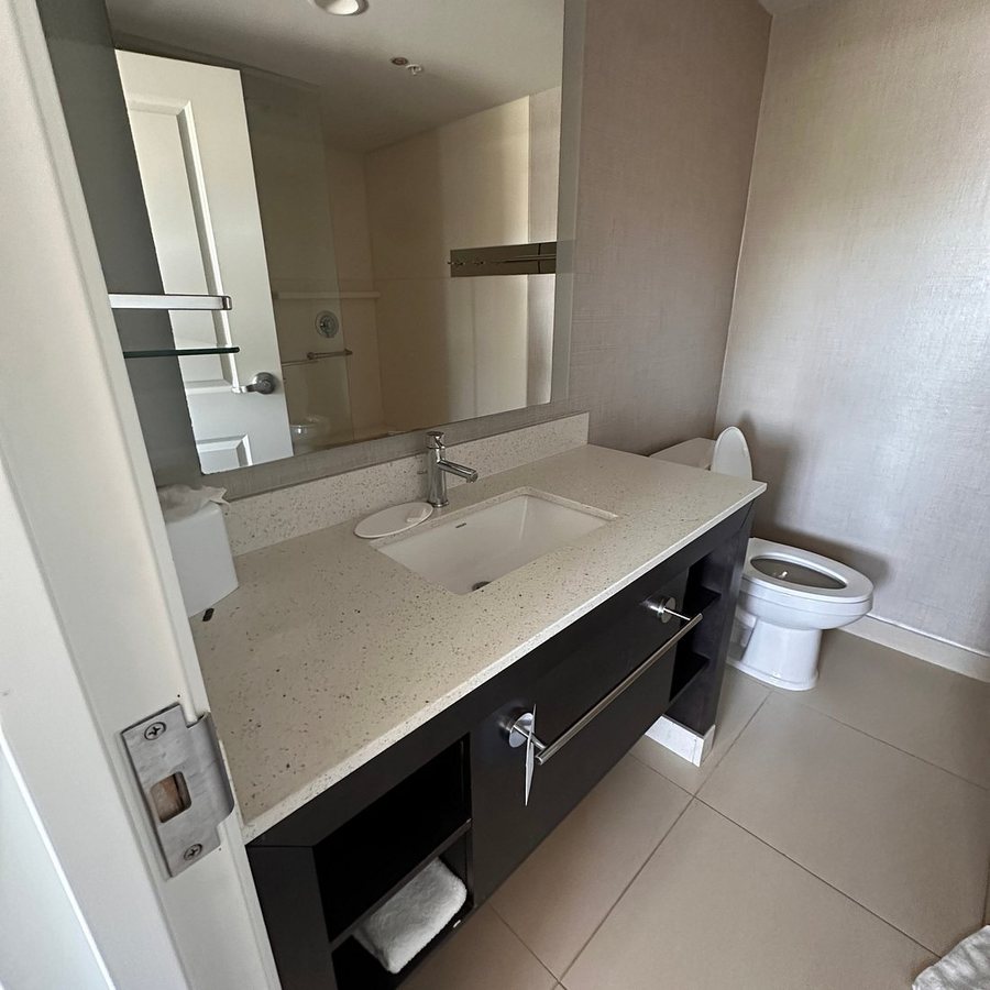 Residence Inn Charlotte Steele Creek — Bathroom