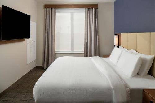 Residence Inn Montgomery Downtown — Guest room
