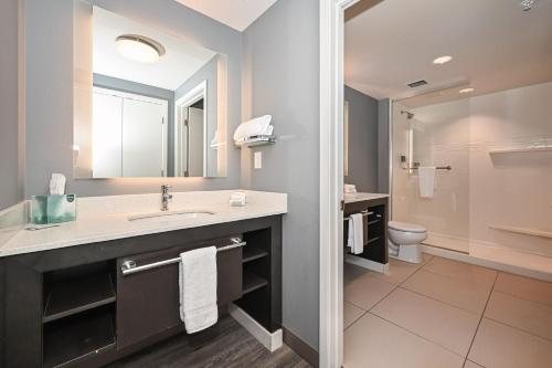 Residence Inn Myrtle Beach — Bathroom