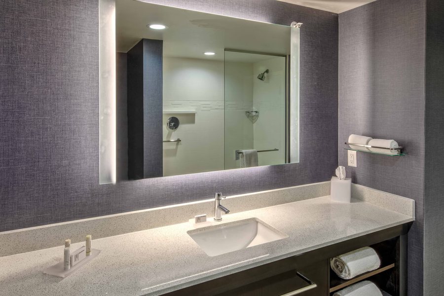 Residence Inn Tulsa Downtown — Bathroom
