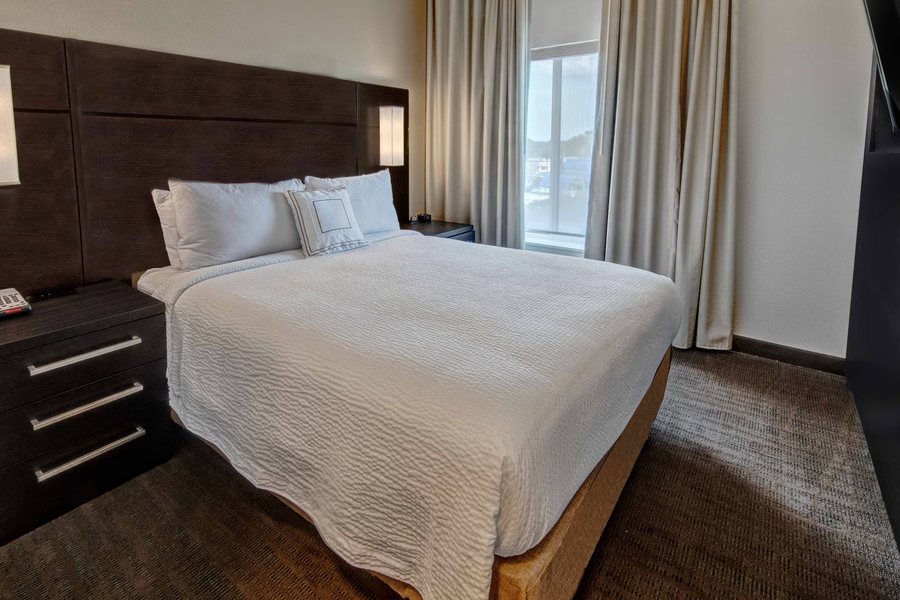 Residence Inn Tulsa Downtown — Guest room