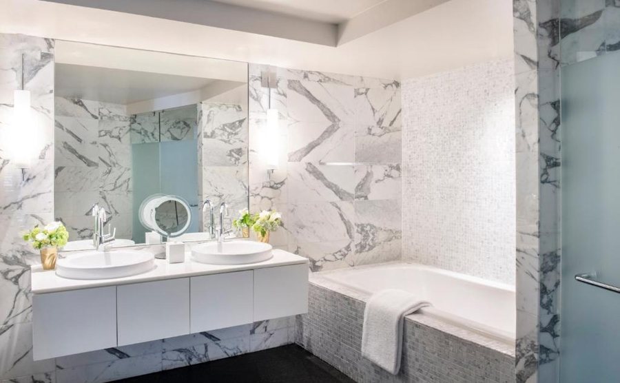 Residence Inn Washington DC Dupont Circle — Bathroom