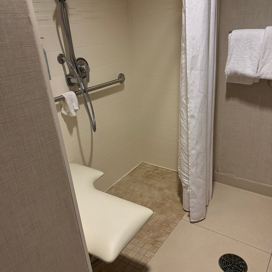 Residence Inn West Springfield — Bathroom