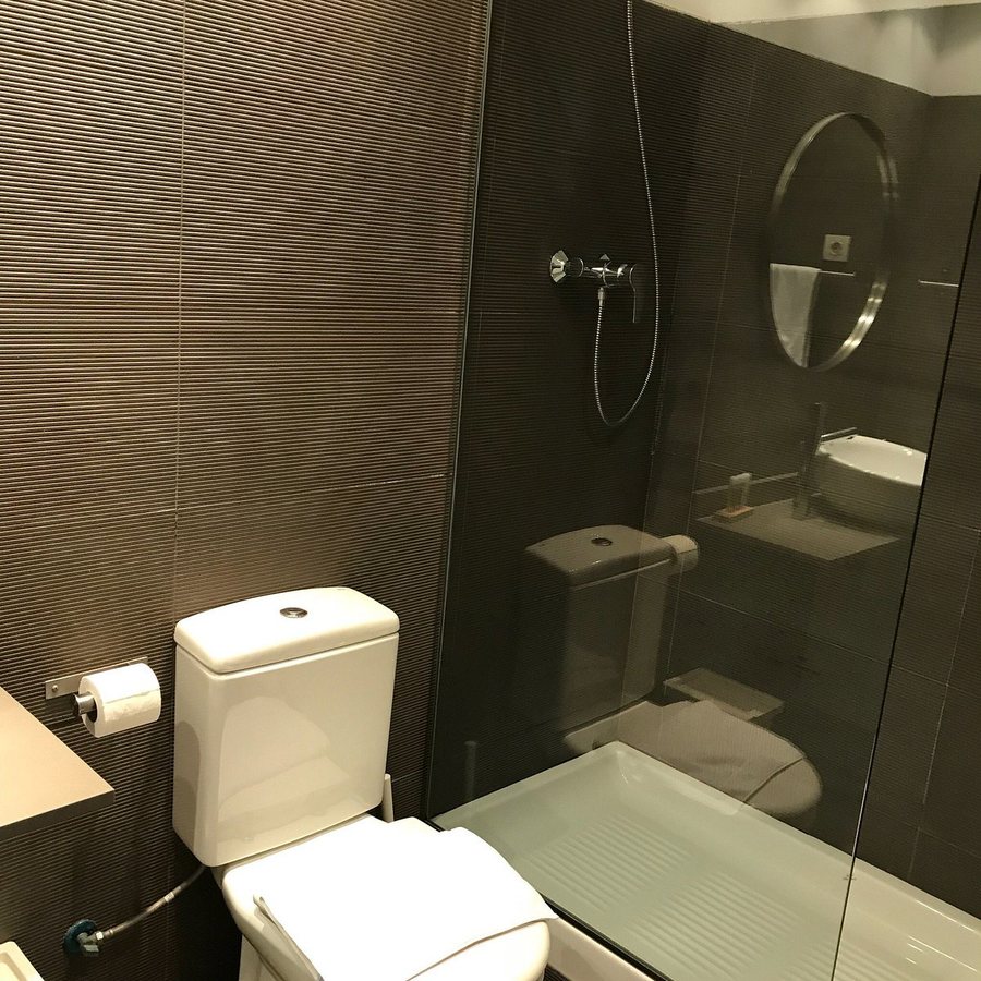 Residencia Barcelona Sants Barcelona Catalonia — Bathroom