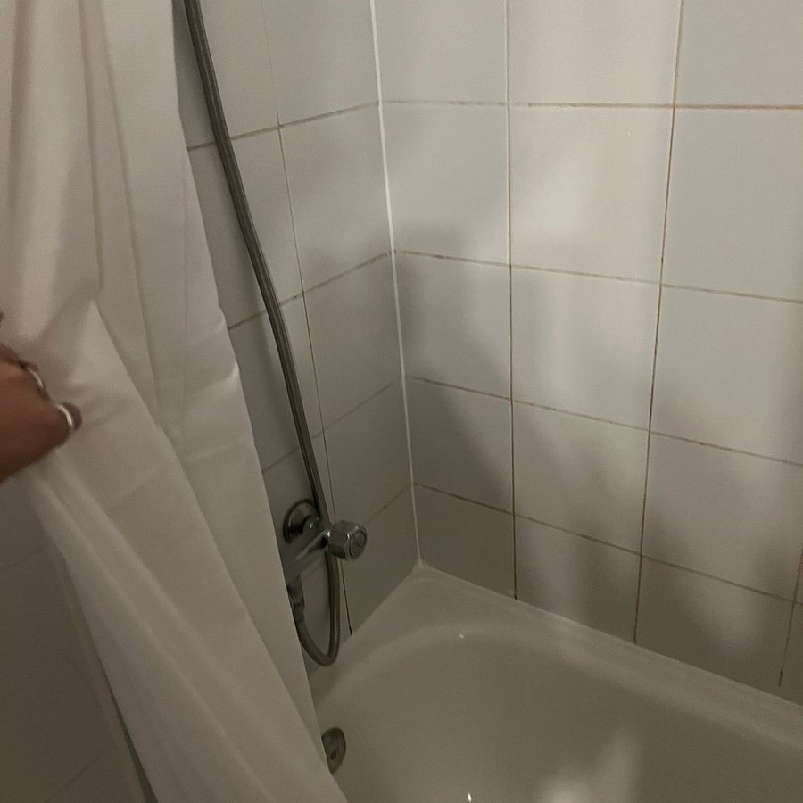 Residencia Universitaria Campus del Mar Barcelona Catalonia — Bathroom