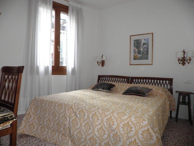 Residenza de l Osmarin Suites Guesthouse — Guest room