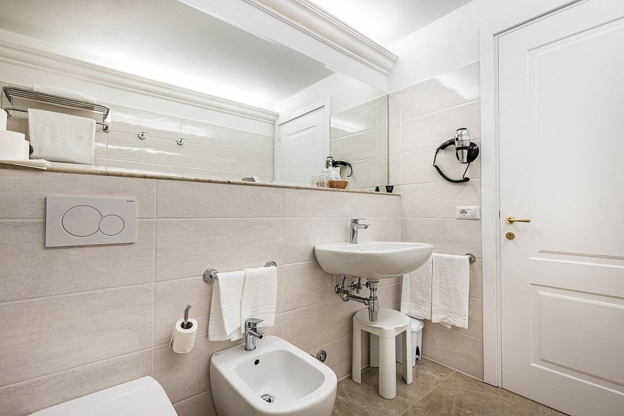 Residenza Fiorentina — Bathroom