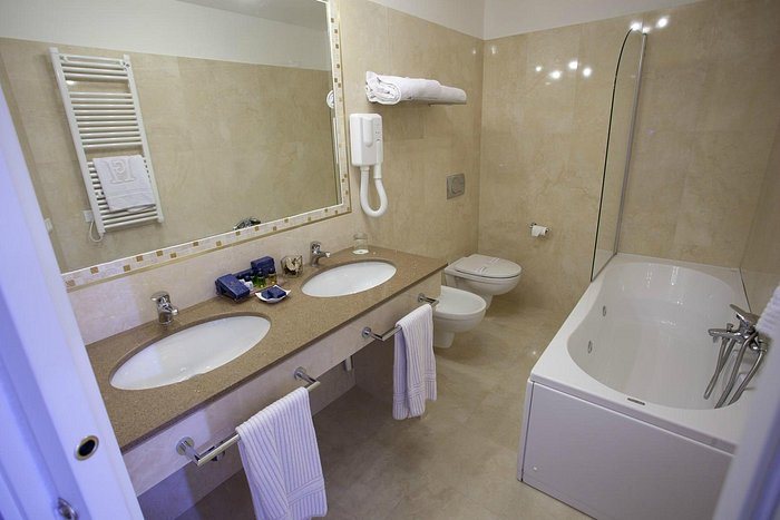 Residenza Giotto — Bathroom