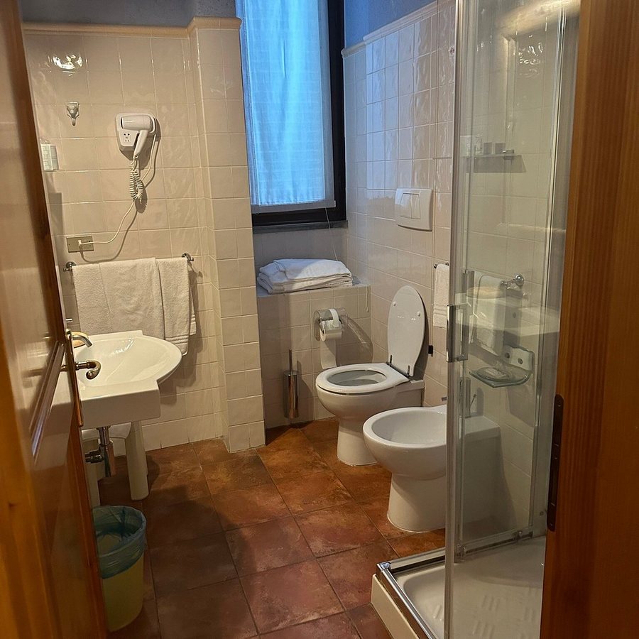 Residenza le Fonticine — Bathroom