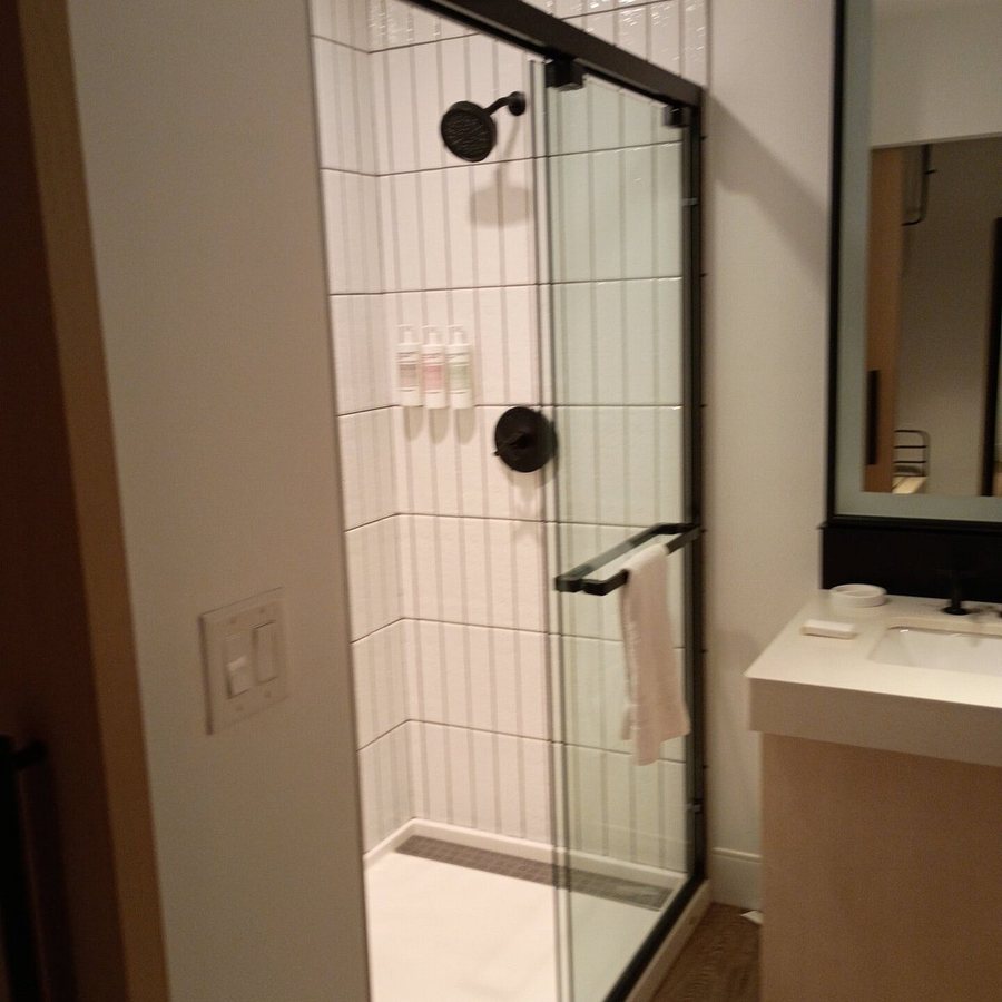 Reverb by Hard Rock Downtown Atlanta — Bathroom