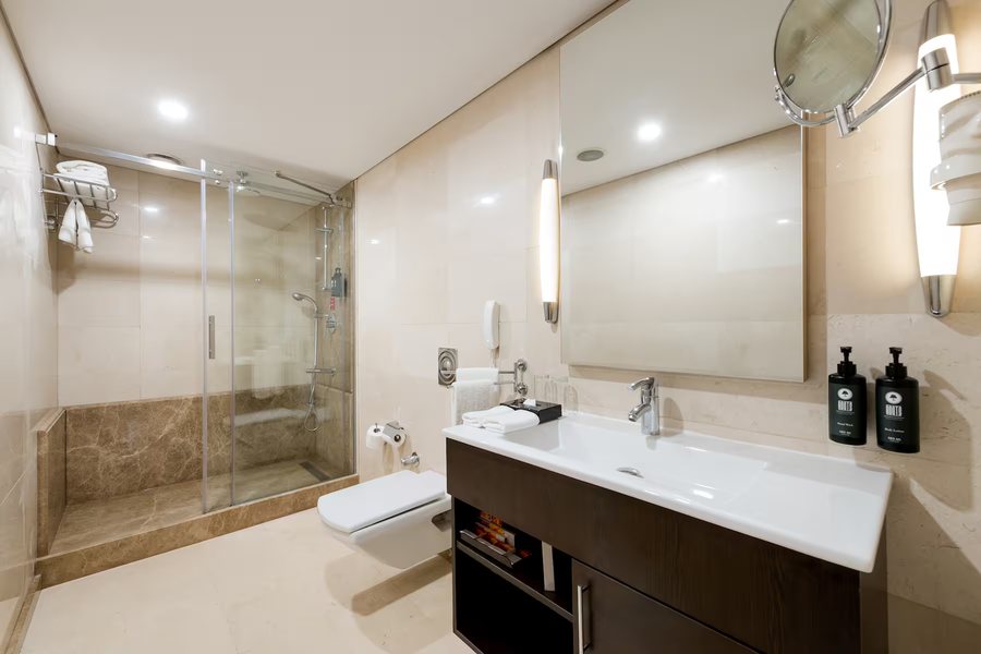 Rexee Hotel Istanbul — Bathroom