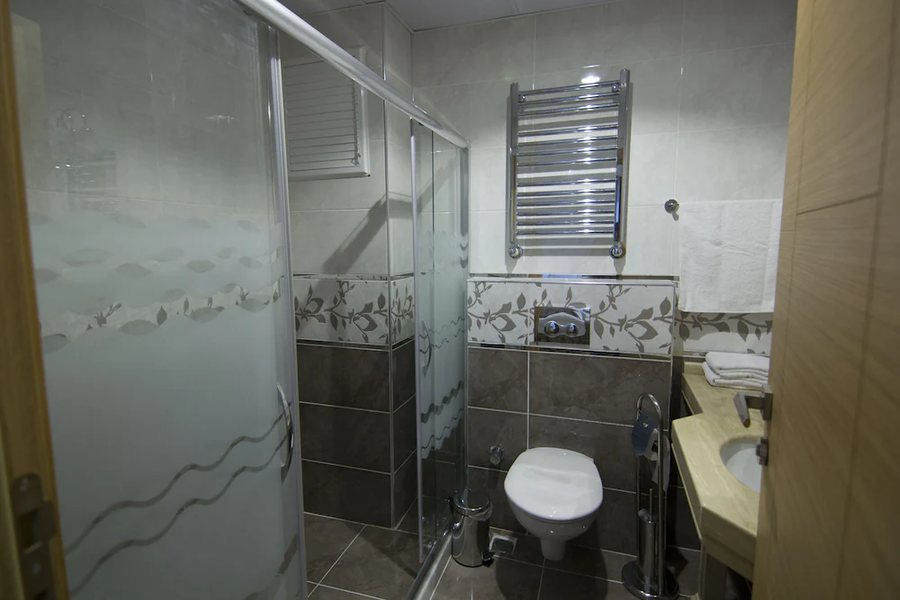 Reyyan Hotel Istanbul — Bathroom