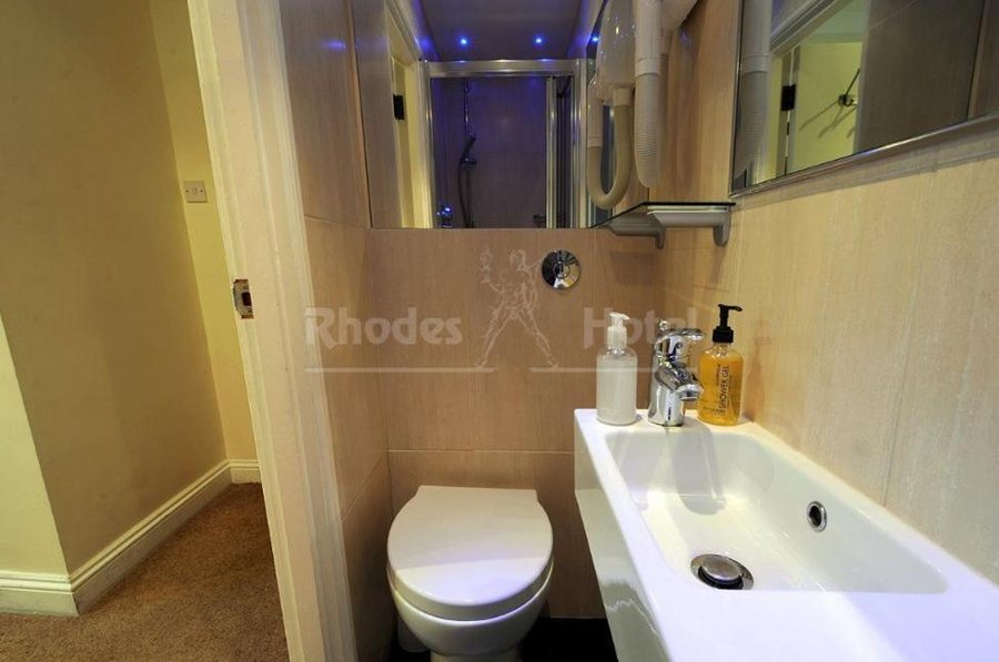 Rhodes Hotel — Bathroom