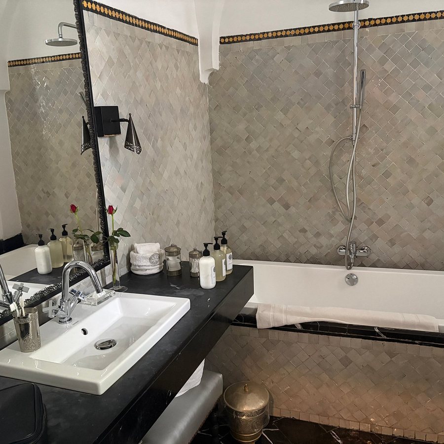 Riad Alida — Bathroom