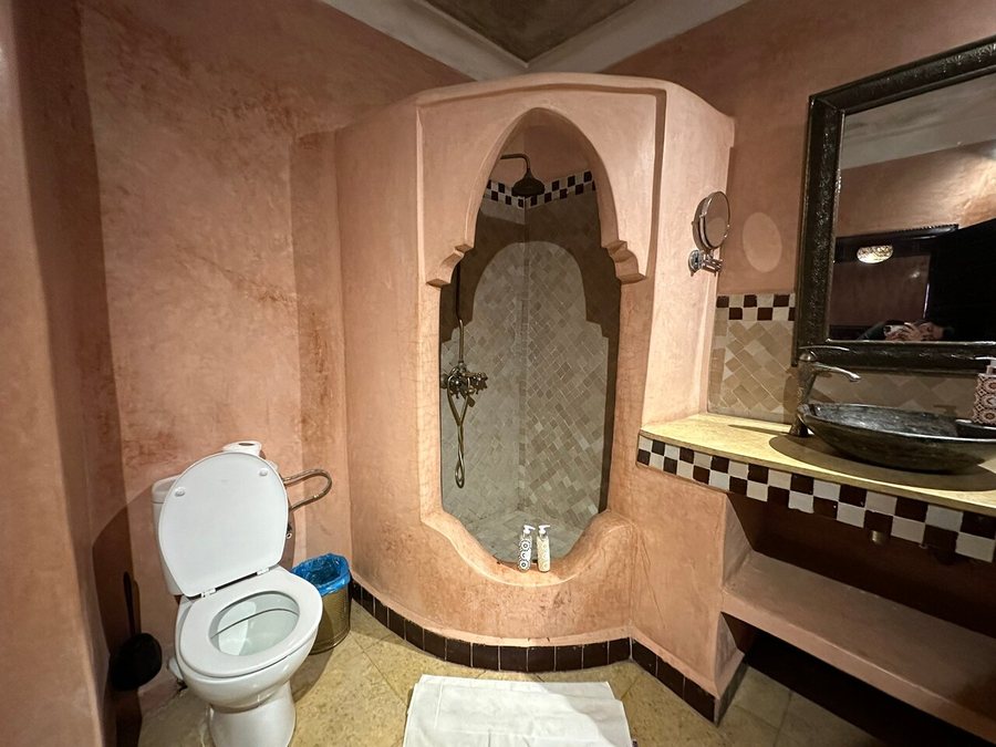 Riad Atlas Palace — Bathroom