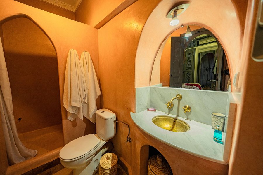 Riad Chayma — Bathroom