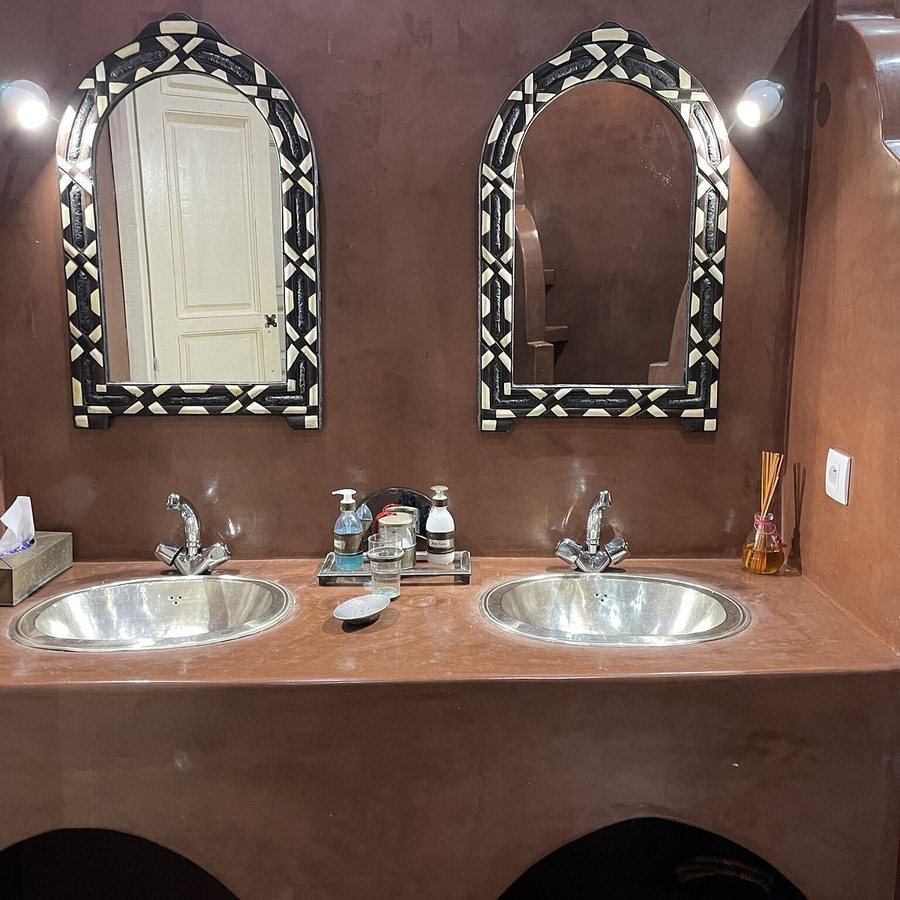 Riad Dar Kleta — Bathroom
