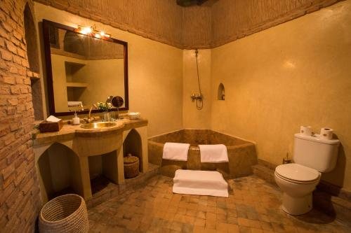 Riad Kasbah — Bathroom
